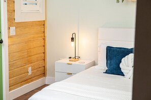 2 bedrooms, iron/ironing board, travel cot, free WiFi