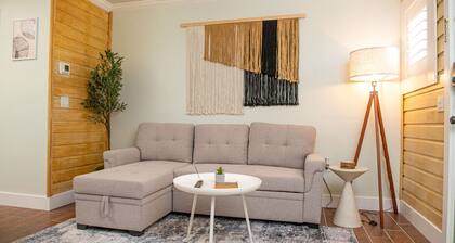 King Bed-Step to Madeira Beach-Heated Pool-Private