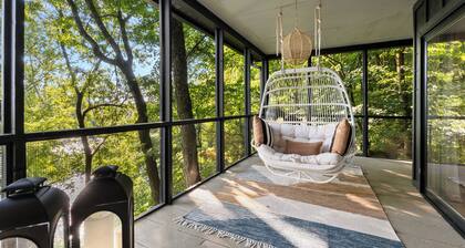 NEW! Riverstone A Luxury Waterfront Treehouse - Sweeping Views on 2.5 Acres