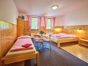 1 bedroom, desk, Internet