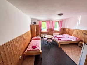 1 chambre, bureau, accès Internet
