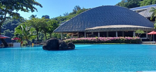 Matavai View - Premium Oceanfront Suite