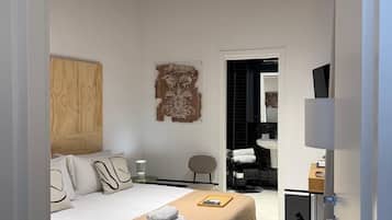 Habitació doble o amb dos llits individuals Comfort, vistes al pati | Roba de llit d'alta qualitat, cobrellits i minibar gratuït
