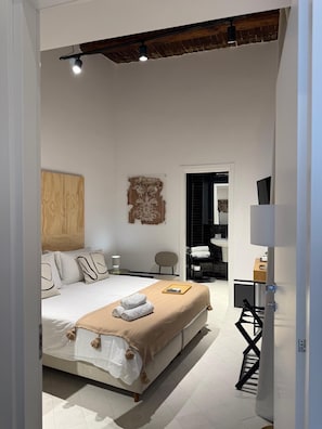 Comfort Double or Twin Room, Courtyard View | Premium bedding, down comforters, free minibar, in-room safe - Tresette Porta Capuana (Naples)