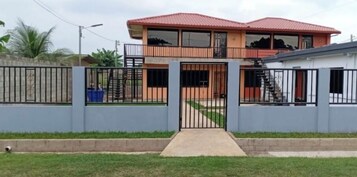 Fachada da propriedade