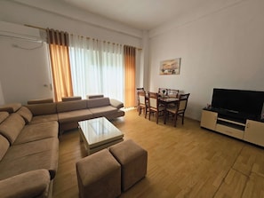 TV - Albania Dream Saranda Apartments (Saranda)