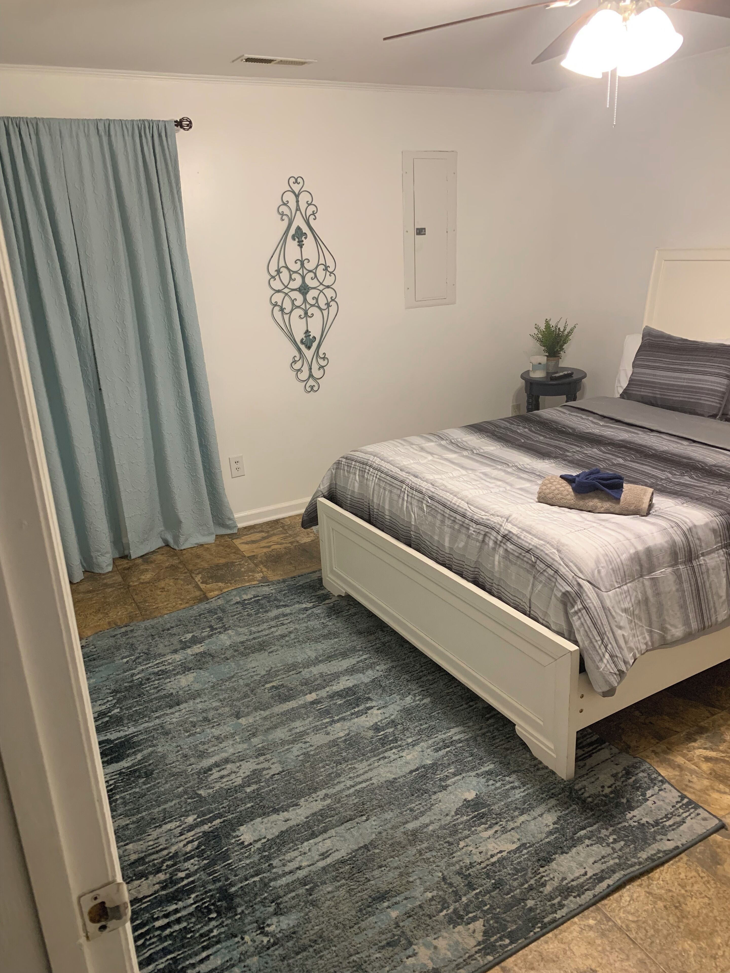 4 makuuhuonetta, silitysrauta/-lauta, Wi-Fi, vuodevaatteet