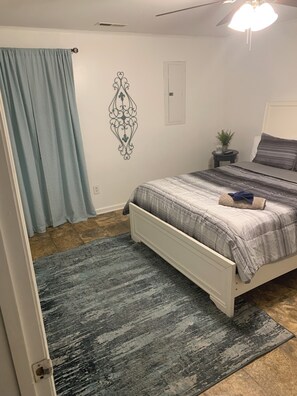 4 soverom, strykejern/-brett, wi-fi og sengetøy