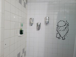 Hårtørrer, håndklæder, Sæbe, Toiletpapir