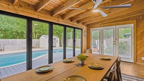 Dining - Austin Escape w/ Pool, Hot Tub & Game Room – DT ,Bars, South Congress, Airport ! (Austin)