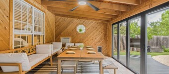 Austin Escape w/ Pool, Hot Tub & Game Room – DT ,Bars, South Congress, Airport !