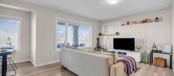 Spacious 2BR Suite Near U of C & Banff | 8 Guests