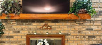 Spacious 6-bedroom house with WiFi, AC in pleasant Orlando