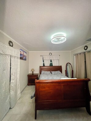 6 chambres, fer et planche à repasser, Wi-Fi (supplément)