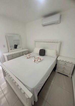 Room, 1 Bedroom, Smoking, Balcony | 1 bilik tidur