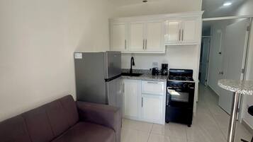 Room, 1 Bedroom, Smoking, Balcony | Bahagian dalam