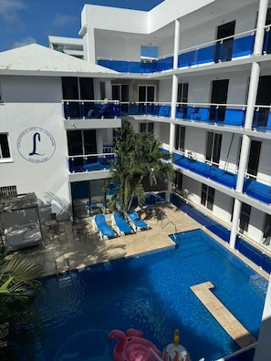 Chambre, 1 chambre, fumeurs, balcon | Piscine | Piscine extérieure