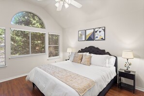 4 bedrooms, iron/ironing board, free WiFi, bed sheets