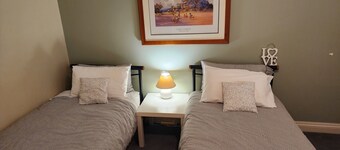 Como House Executive and Twin Suite