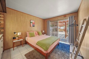 5 bedrooms, desk, iron/ironing board, free WiFi