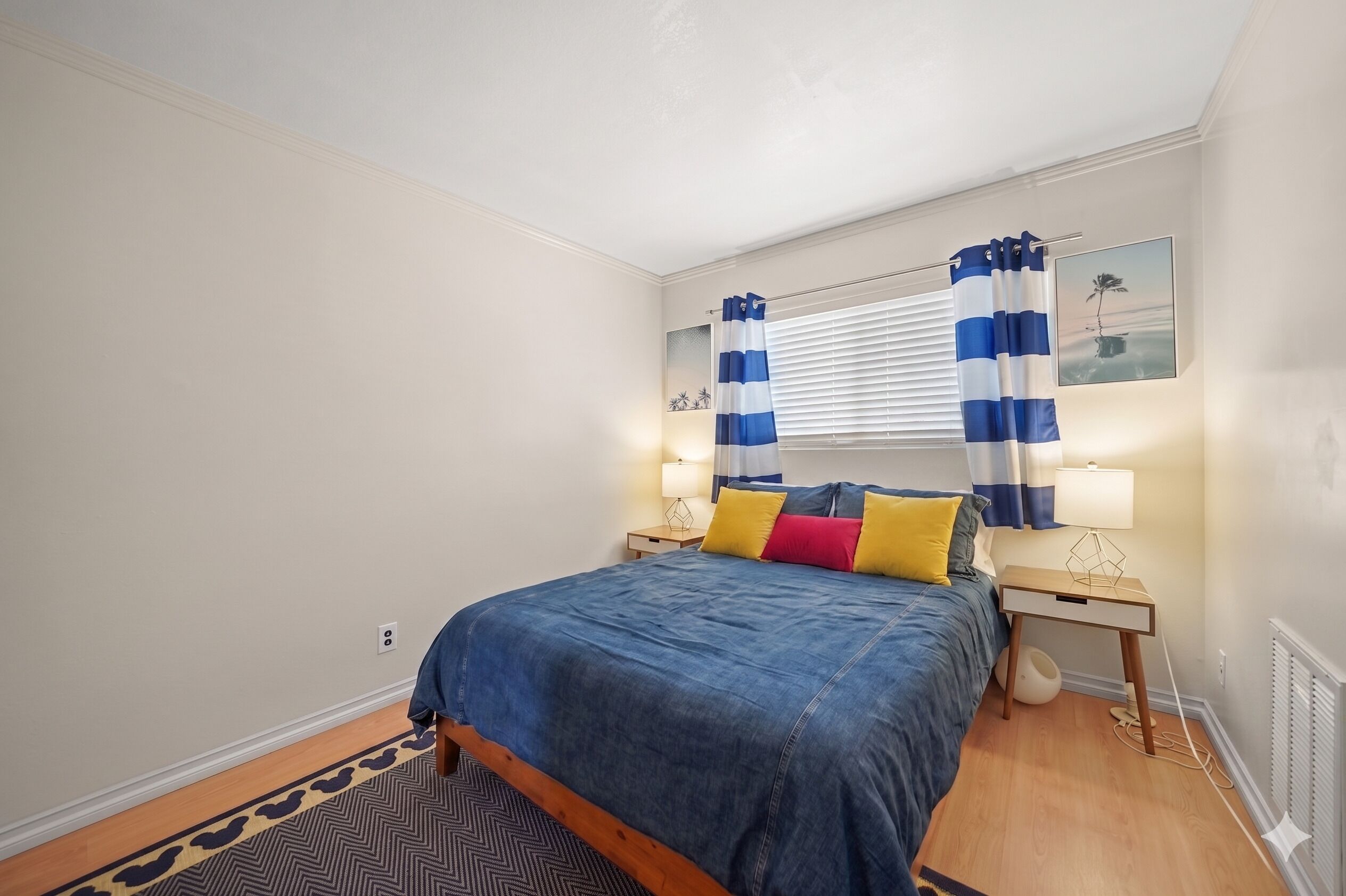 5 Schlafzimmer, Schreibtisch, Bügeleisen/Bügelbrett, kostenloses WLAN