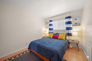 5 habitaciones, escritorio, tabla de planchar con plancha y wifi gratis 