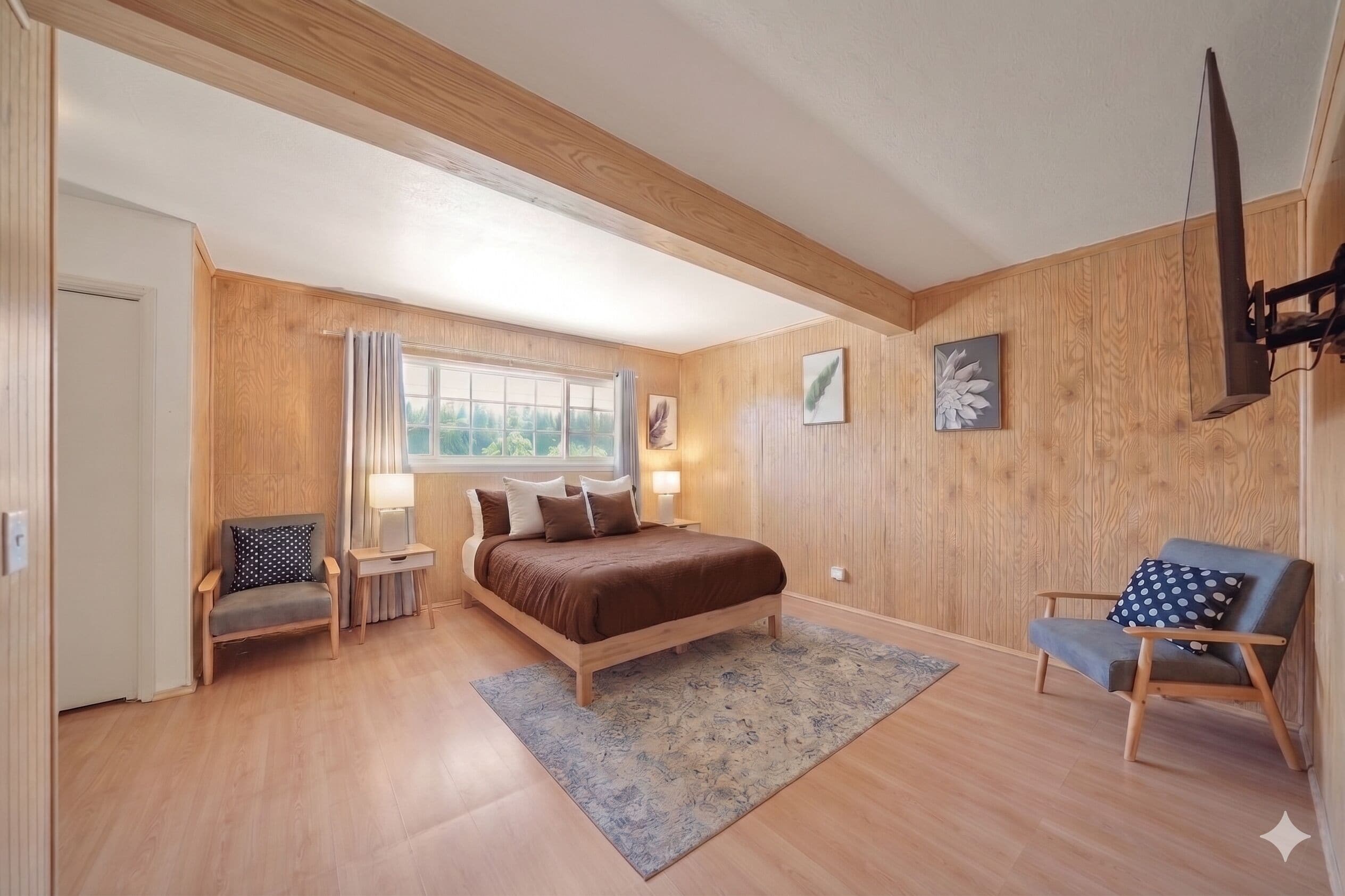 5 makuuhuonetta, työpöytä, silitysrauta/-lauta, ilmainen Wi-Fi