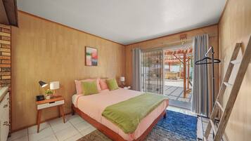 5 bedrooms, desk, iron/ironing board, free WiFi