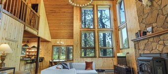 Modern 3BR Alpine Cabin, Mtn Views, Deck, Nearby Lakes and Purgatory Skiing