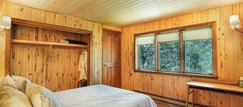 Modern 3BR Alpine Cabin, Mtn Views, Deck, Nearby Lakes and Purgatory Skiing