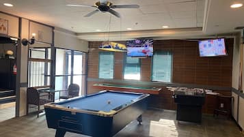 غرفة الألعاب