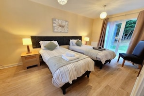 4 bedrooms, iron/ironing board, free WiFi, bed sheets