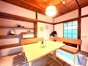 Basic House, City View | Living area | 32-inch flat-screen TV with digital channels - Akabanenishi Kodate (Tokyo)