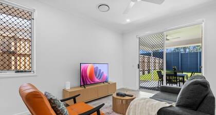 Spacious 4BR Home Great Area close to everything