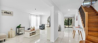 Peaceful 4BR Retreat in Leafy Forest Lake Setting