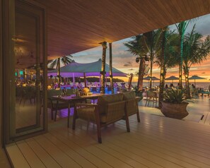 Villa, 2 Bedrooms, Smoking, Private Pool | Bar (on property)