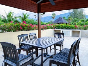 Outdoor dining - Fabulous 2br Pool Villa Walk to Bangtao Beach and Catch Club (Choeng Thale)
