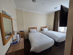 1 chambre, espace de travail pour ordinateur portable