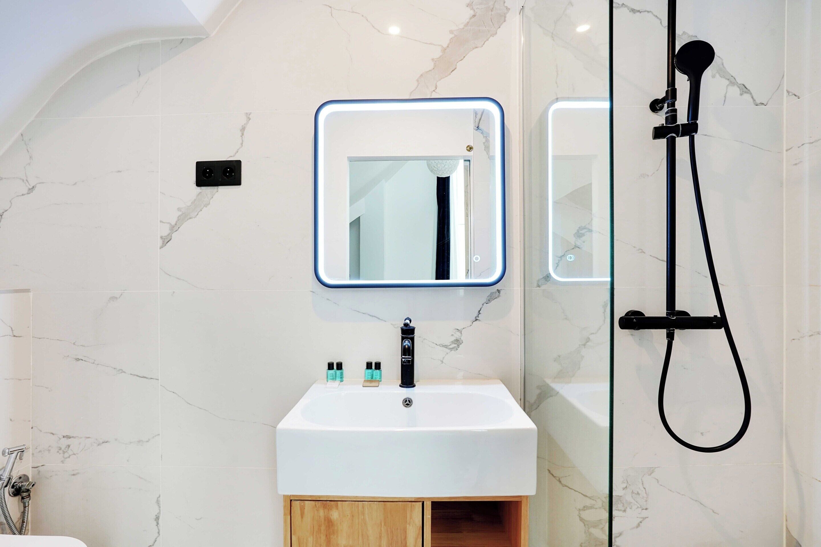 Apartamento | Banheiro | Secador de cabelo, toalhas de banho, shampoo 