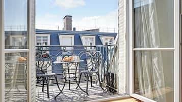 Apartment | Dining