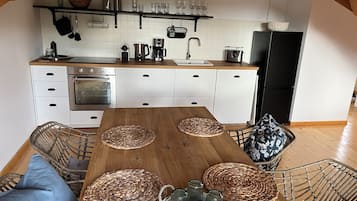 Køleskab, ovn, kogeplade, opvaskemaskine
