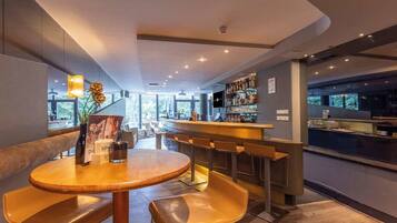 Bar (in der Unterkunft)
