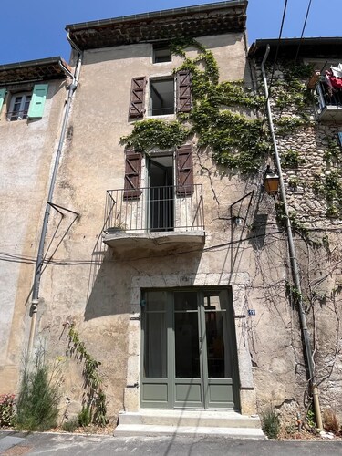 Charmante maison de village au coeur de saillans . Idéale famille