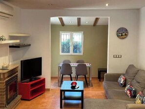 Télévision, cheminée