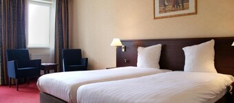 Stylish Zeeland Stay – Near Sluis’ Best Cafés, Canal Views & Shopping