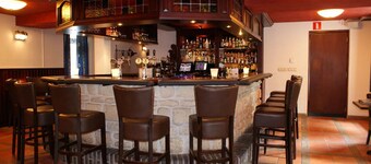 Stylish Zeeland Stay – Near Sluis’ Best Cafés, Canal Views & Shopping
