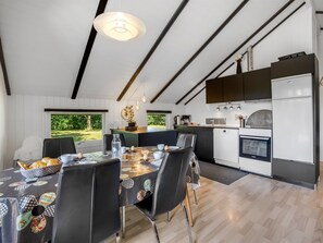 Kühlschrank, Ofen, Geschirrspüler, Kochgeschirr/Geschirr/Besteck