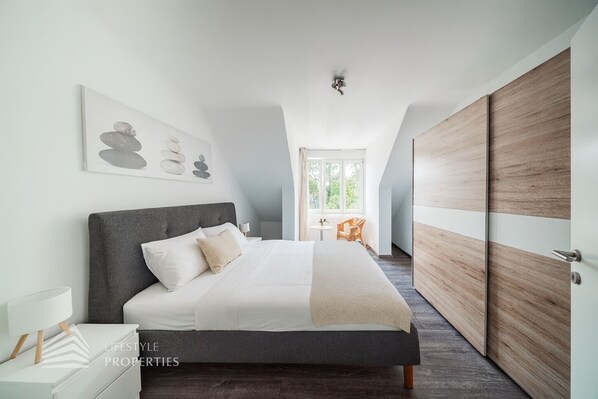 2 bedrooms, desk, iron/ironing board, free WiFi