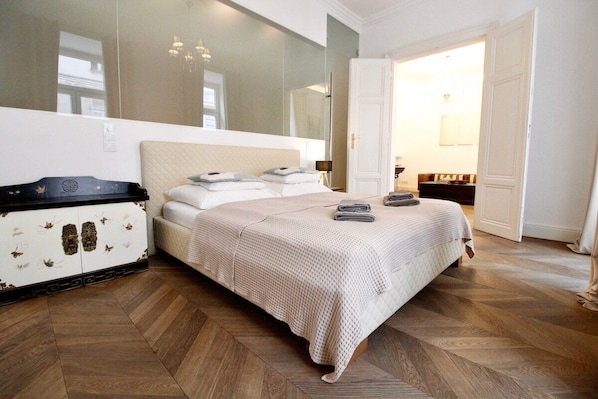 2 Schlafzimmer, Schreibtisch, Bügeleisen/Bügelbrett, kostenloses WLAN