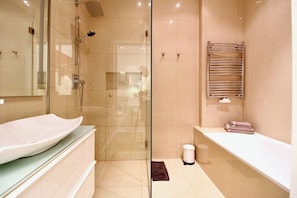 Shower, hair dryer - Stunning 7th District Apt. Balcony and Fireplace (Vienna)